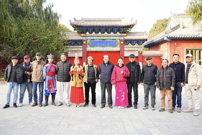 艺术扎根生涯 文字赞扬时期：走遍中国——中国文促会好意思术家写生创作步赴任疆段圆满收官