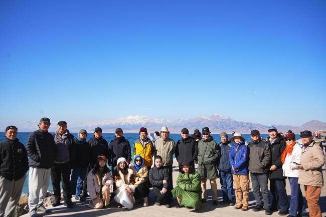 艺术扎根生涯 文字赞扬时期：走遍中国——中国文促会好意思术家写生创作步赴任疆段圆满收官