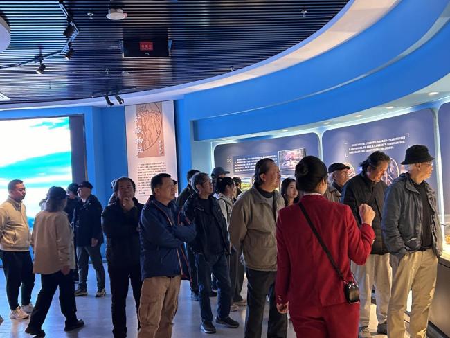 艺术扎根生涯 文字赞扬时期：走遍中国——中国文促会好意思术家写生创作步赴任疆段圆满收官