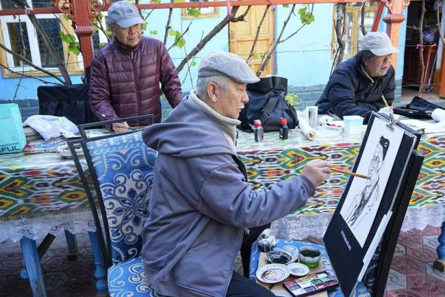 艺术扎根生涯 文字赞扬时期：走遍中国——中国文促会好意思术家写生创作步赴任疆段圆满收官