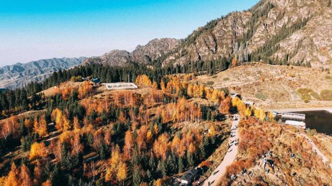 艺术扎根生涯 文字赞扬时期：走遍中国——中国文促会好意思术家写生创作步赴任疆段圆满收官